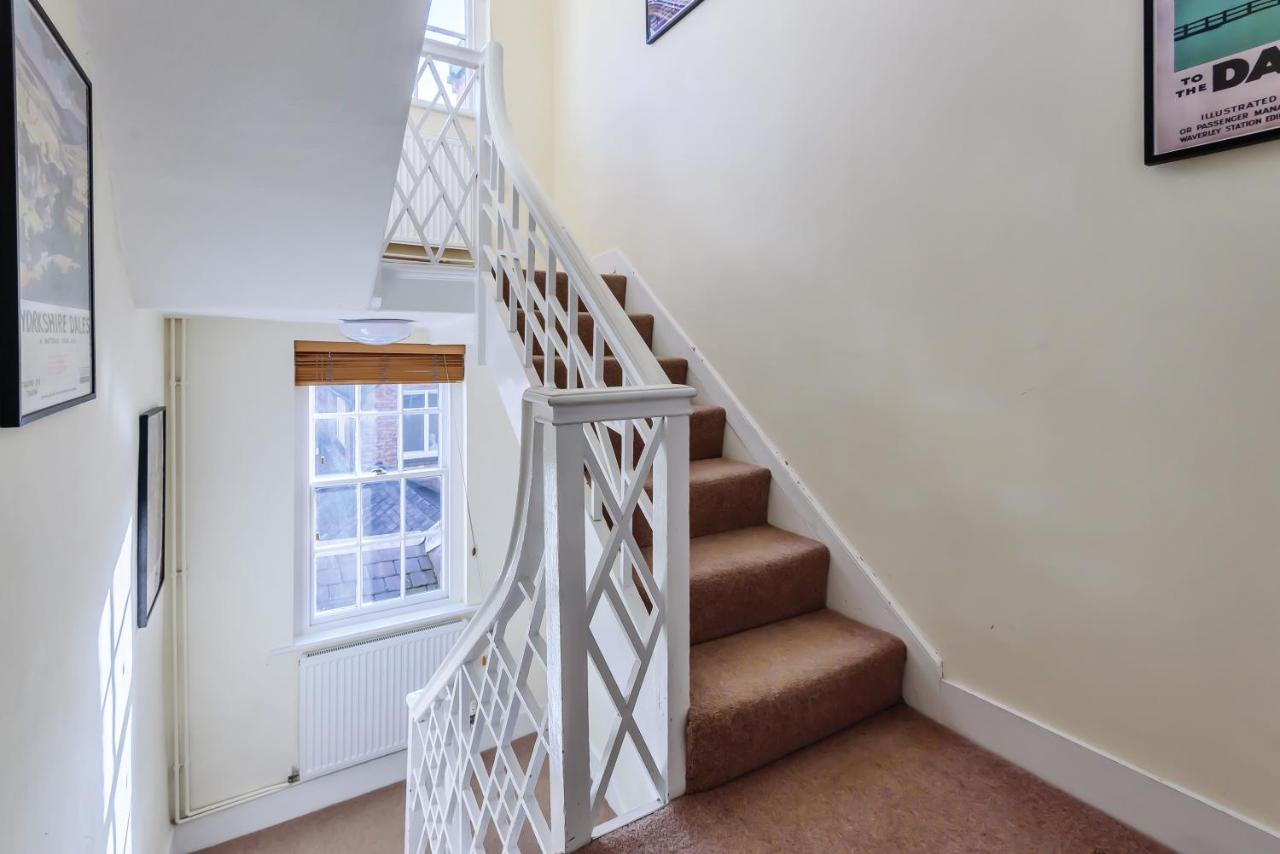 37A Stonegate Loft Apartment Йорк Екстериор снимка